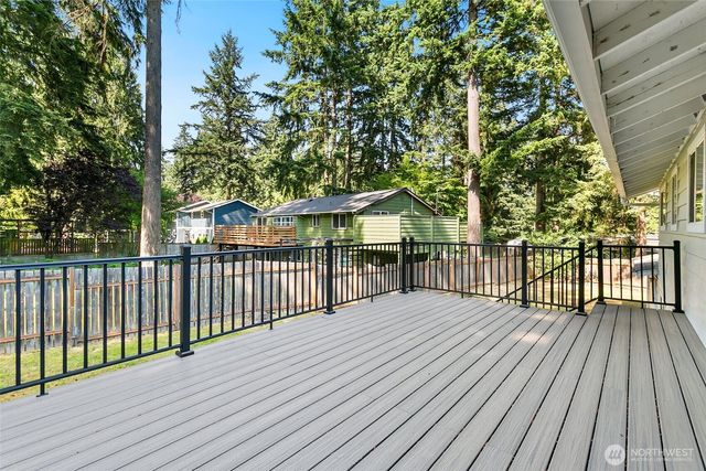 6046 NE 204th Street, Kenmore, WA 98028