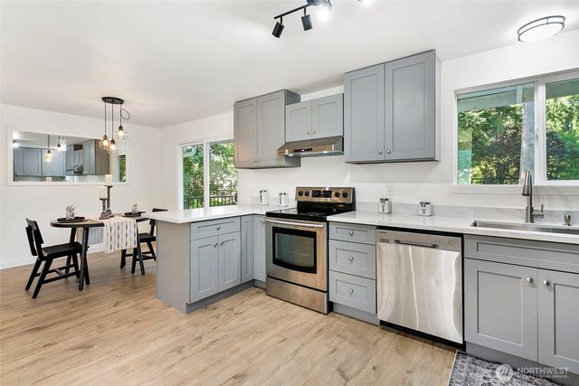 6046 NE 204th Street, Kenmore, WA 98028