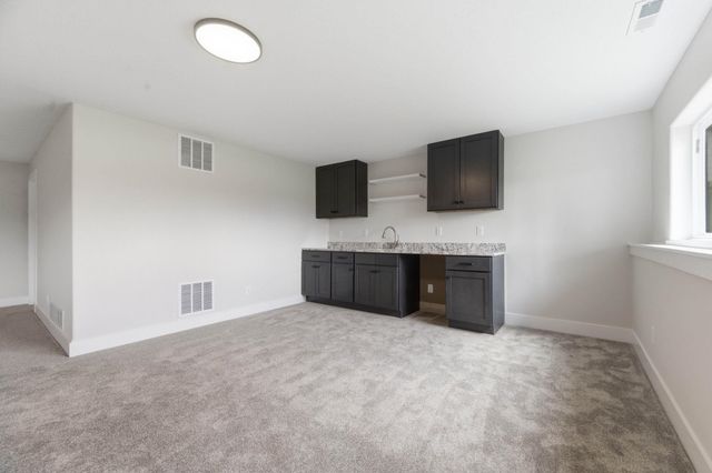 7905 E Turquoise Trl, Bel Aire, KS 67226