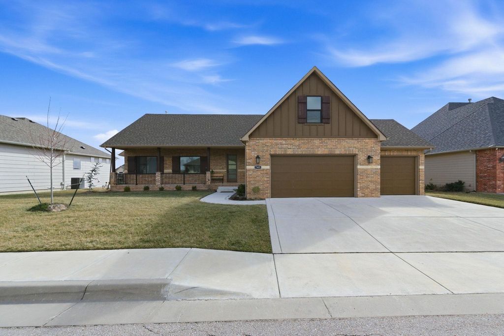 7905 E Turquoise Trl, Bel Aire, KS 67226