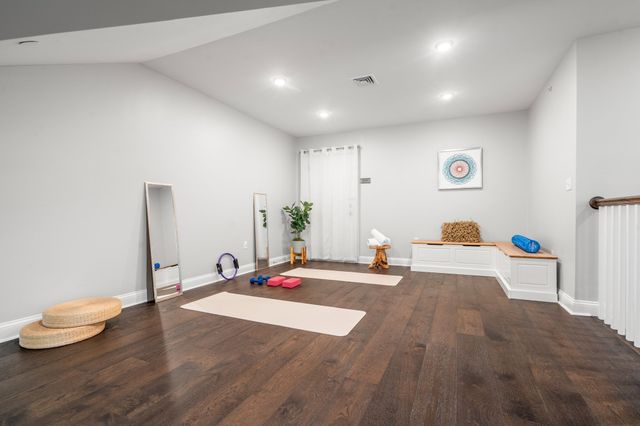 635 Old Post Road 2-303, Sharon, MA 02067