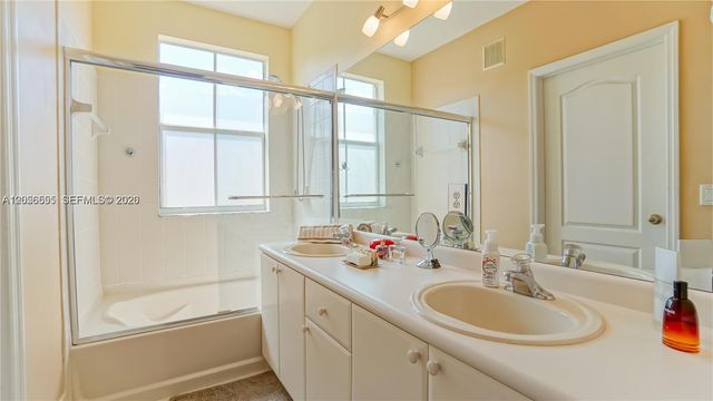14960 SW 9th Ln 14960, Miami, FL 33194