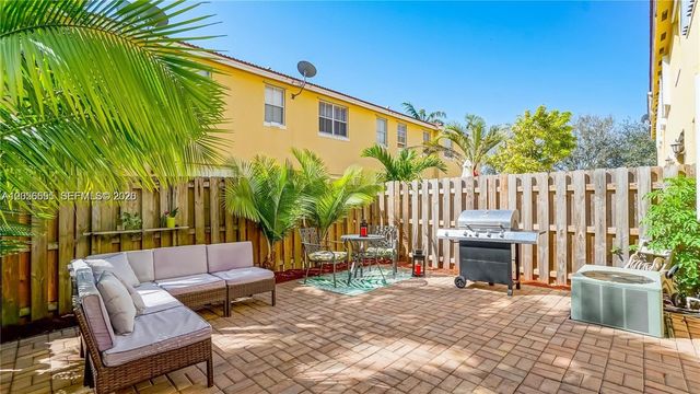 14960 SW 9th Ln 14960, Miami, FL 33194