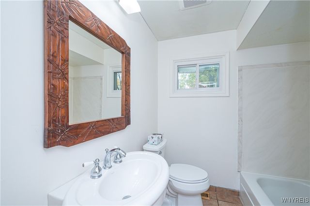 158 Overbrook Avenue, Tonawanda, NY 14150