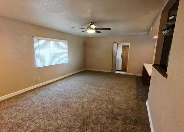 2214 Holt Avenue, Sanger, CA 93657