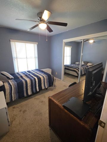 2214 Holt Avenue, Sanger, CA 93657
