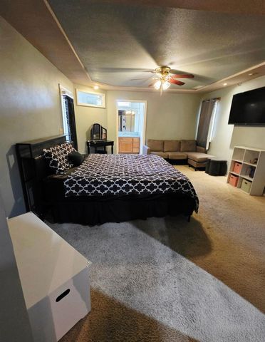 2214 Holt Avenue, Sanger, CA 93657