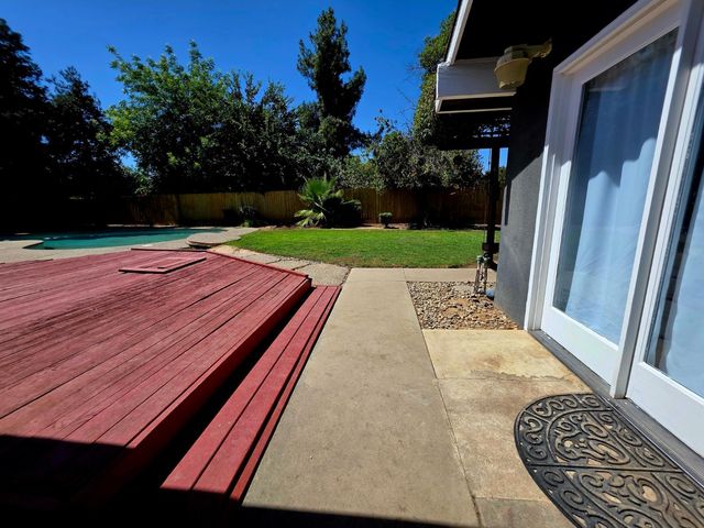 2214 Holt Avenue, Sanger, CA 93657