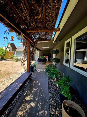 2214 Holt Avenue, Sanger, CA 93657