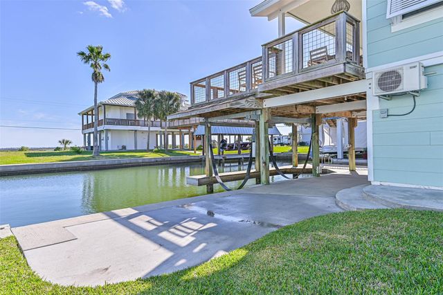 4230 Spanish Main, Jamaica Beach, TX 77554
