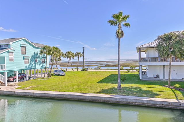 4230 Spanish Main, Jamaica Beach, TX 77554