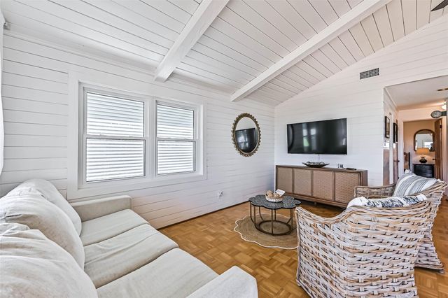 4230 Spanish Main, Jamaica Beach, TX 77554