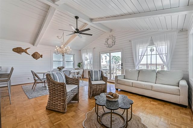 4230 Spanish Main, Jamaica Beach, TX 77554