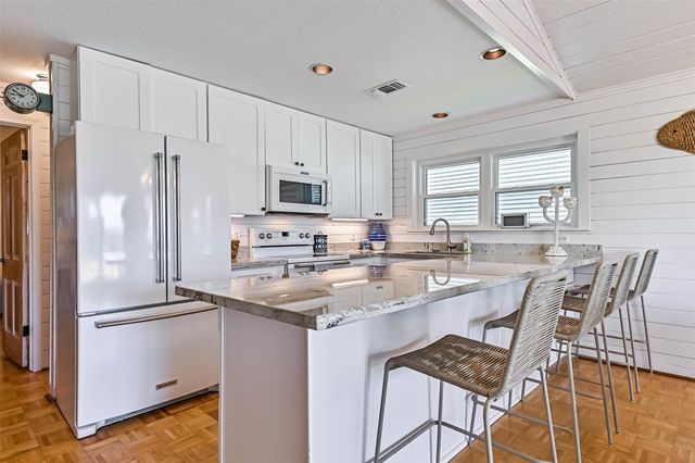 4230 Spanish Main, Jamaica Beach, TX 77554