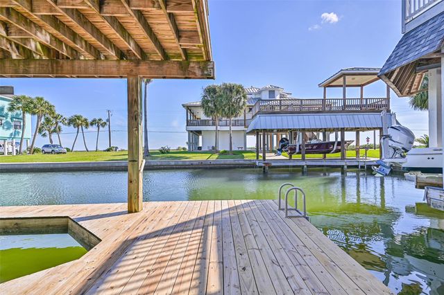 4230 Spanish Main, Jamaica Beach, TX 77554