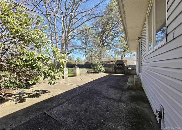 7 Clair Avenue, Holbrook, NY 11741
