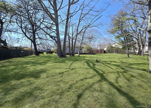 7 Clair Avenue, Holbrook, NY 11741