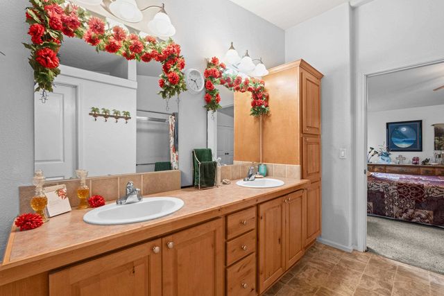 13907 N East Newman Lake Dr, Newman Lake, WA 99025