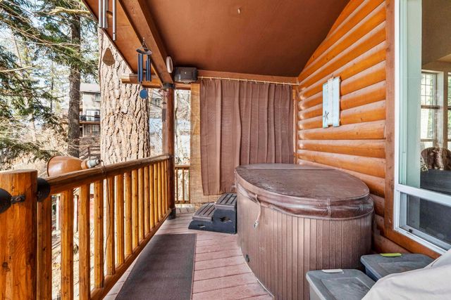 13907 N East Newman Lake Dr, Newman Lake, WA 99025