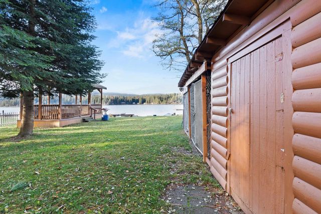 13907 N East Newman Lake Dr, Newman Lake, WA 99025