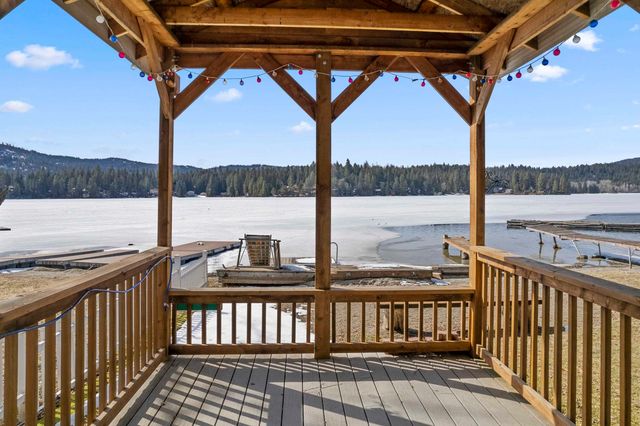 13907 N East Newman Lake Dr, Newman Lake, WA 99025
