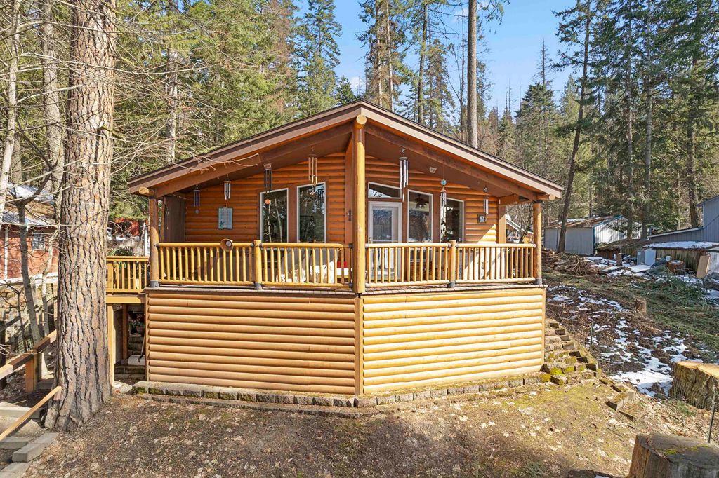 13907 N East Newman Lake Dr, Newman Lake, WA 99025