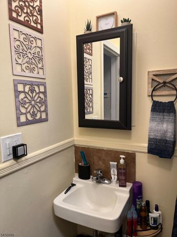 37 Broad St, Flemington Boro, NJ 08822