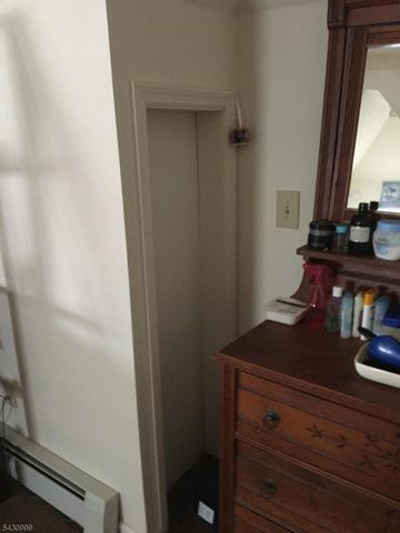 37 Broad St, Flemington Boro, NJ 08822