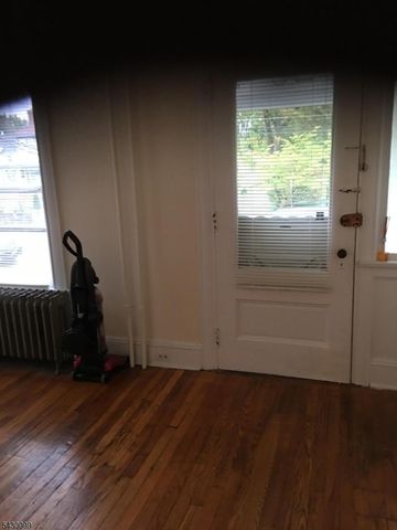 37 Broad St, Flemington Boro, NJ 08822
