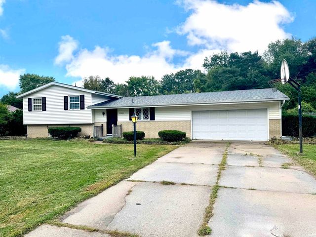 52882 Camellia Drive, South Bend, IN 46637