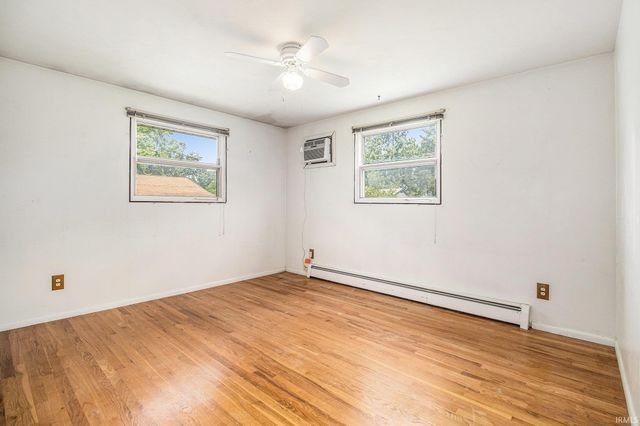 52882 Camellia Drive, South Bend, IN 46637