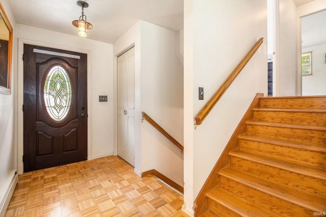 52882 Camellia Drive, South Bend, IN 46637