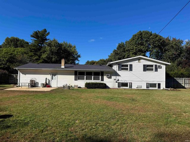 52882 Camellia Drive, South Bend, IN 46637