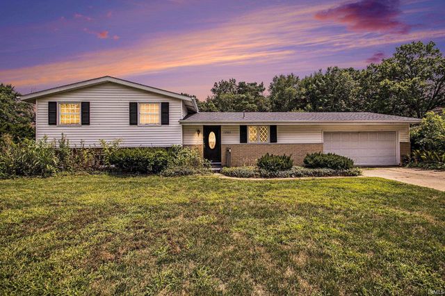 52882 Camellia Drive, South Bend, IN 46637