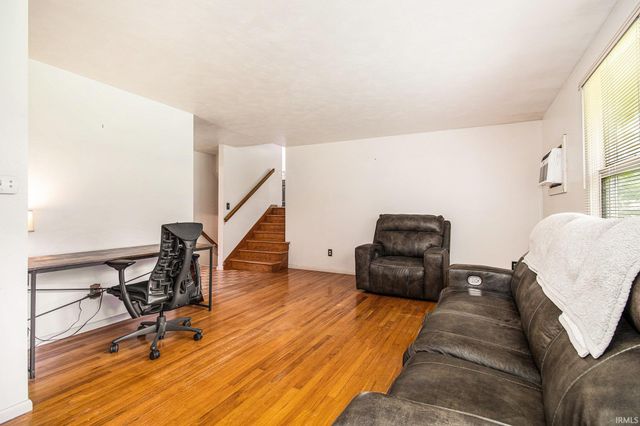 52882 Camellia Drive, South Bend, IN 46637