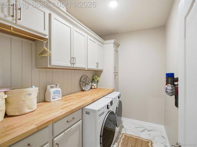 1060 Spring Trail Court, Brighton, MI 48116
