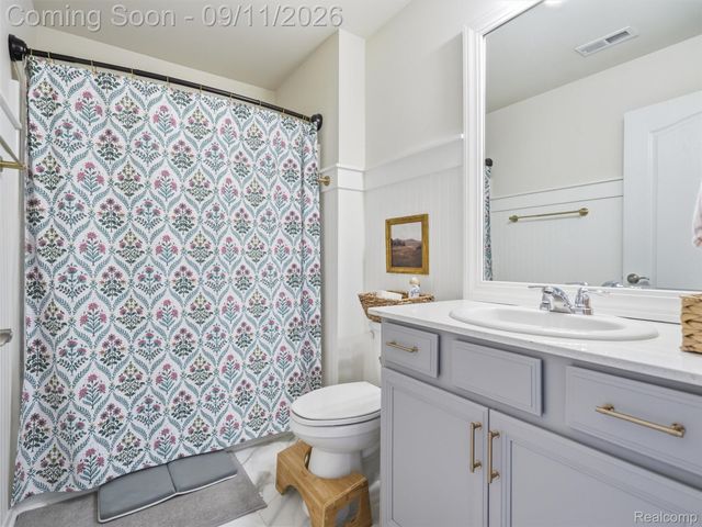 1060 Spring Trail Court, Brighton, MI 48116