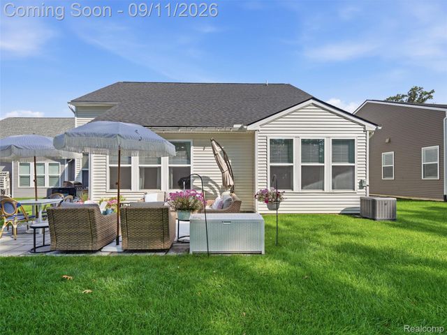 1060 Spring Trail Court, Brighton, MI 48116