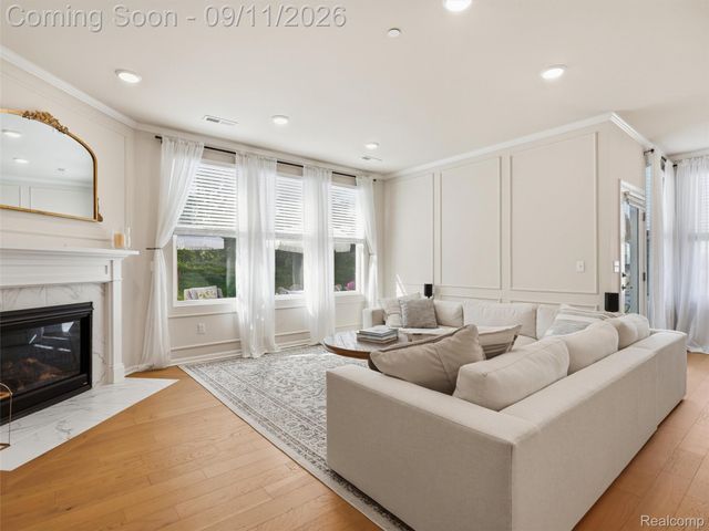 1060 Spring Trail Court, Brighton, MI 48116