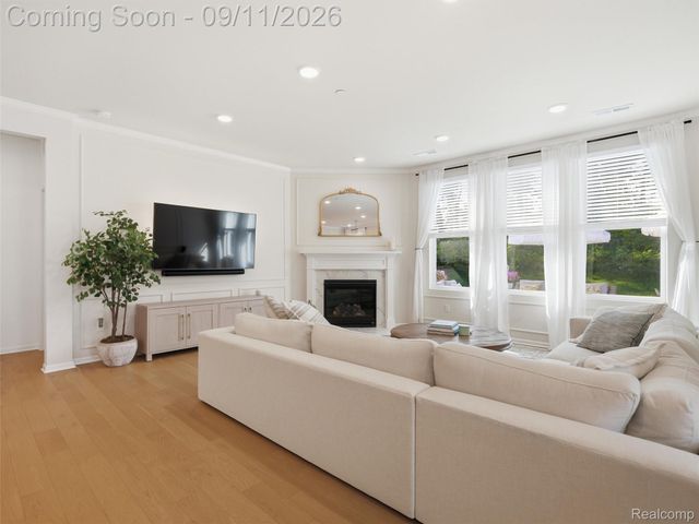 1060 Spring Trail Court, Brighton, MI 48116