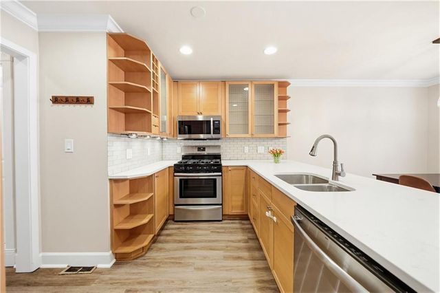 1210 Brookhaven Woods Court NE, Atlanta, GA 30319