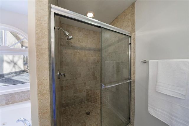 1210 Brookhaven Woods Court NE, Atlanta, GA 30319