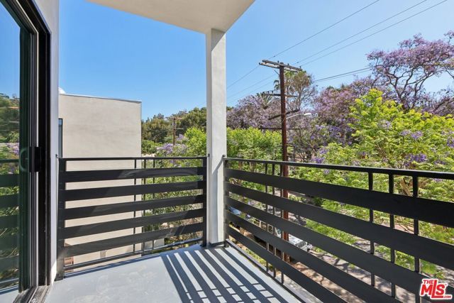 2111 Holly Drive, Los Angeles, CA 90068