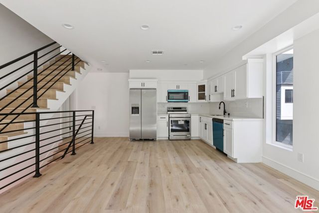 2111 Holly Drive, Los Angeles, CA 90068
