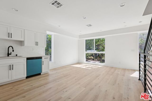 2111 Holly Drive, Los Angeles, CA 90068