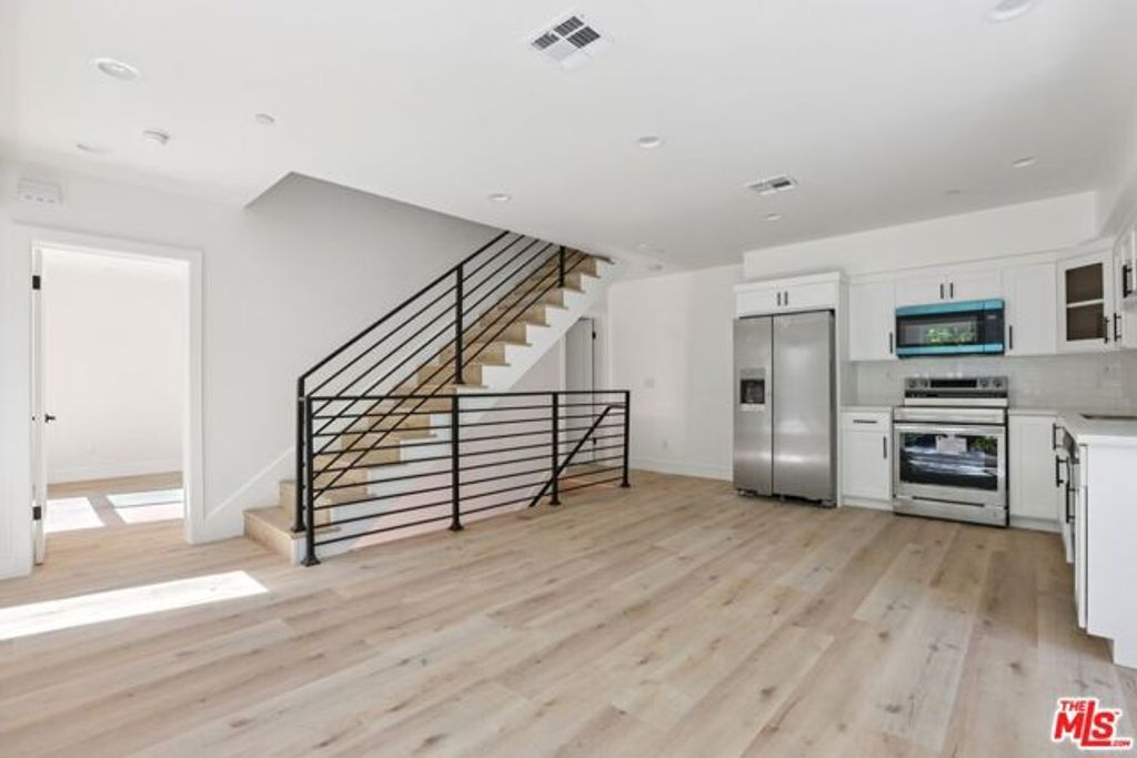 2111 Holly Drive, Los Angeles, CA 90068