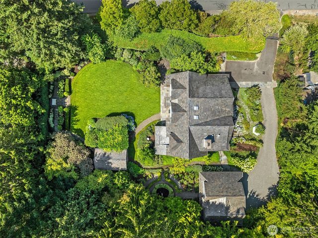 8106 Overlake Drive W, Medina, WA 98039