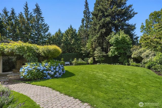 8106 Overlake Drive W, Medina, WA 98039