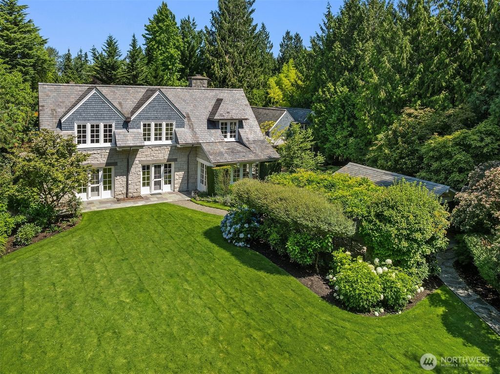 8106 Overlake Drive W, Medina, WA 98039