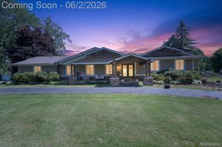 3860 E Commerce Road, Commerce Charter Township, MI 48382